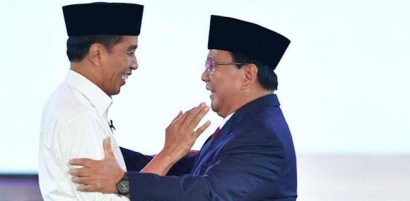 Idul Fitri, Momen Paling Pas Rekonsiliasi Prabowo-Jokowi