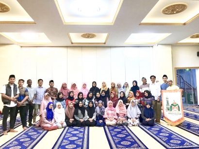 Mahasiswa Muslim Indonesia Buka Puasa Bersama Warga Tiongkok dan Asing