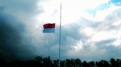 Ibu Ani, Bupati Ende, dan Fenomena Bendera Setengah Tiang pada 01 Juni 2019