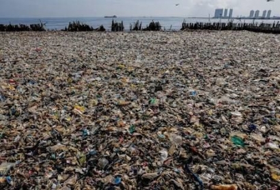 Laut Masih Jadi TPA Sampah