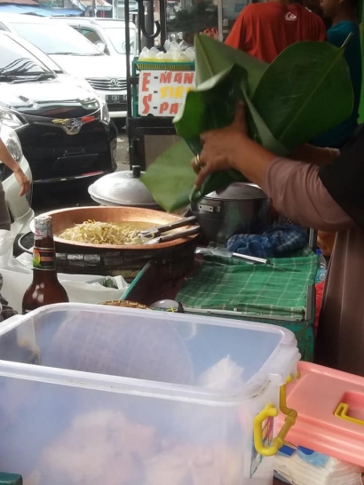 Warga Jakarta Kejar Kuliner di Bogor