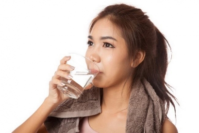 Hidup Sehat dengan Minum Air Hangat Beraroma Daun Pandan Setiap Pagi