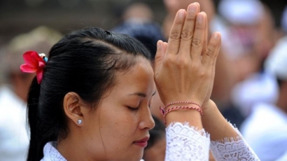 Makna Gelang Tridatu bagi Masyarakat Hindu di Bali