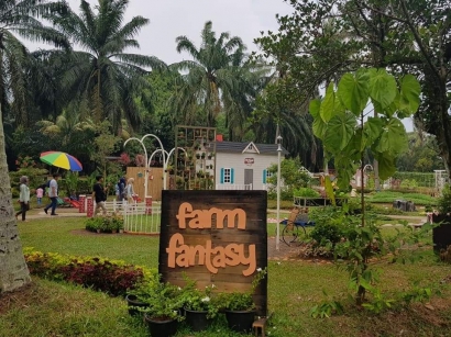 "Farm Fantasy" yang Unik dan Instagenik di Taman Buah Mekar Sari