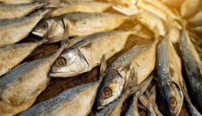 Penghinaan Gender dalam "Bau Ikan Asin"