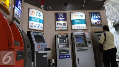 Mesin ATM Error Siapa Tanggung Jawab Kartu?