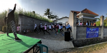 Mahasiswa KKN UM Ajak Warga Desa Talok Menjaga Kesehatan dengan Senam Aerobik