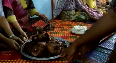 Orang Batak Tidak Bicara Sebelum Makan