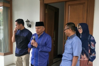 Di Balik "Manisnya" Tanggapan Amien Rais Setelah Prabowo-Jokowi Berpelukan di MRT