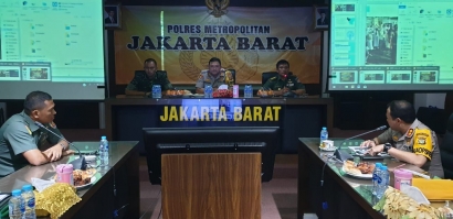 Kapolres Metro Jakarta Barat Paparkan Langkah-langkah Konkrit Ciptakan Pemilu Aman dan Damai di Hadapan Pasis Dikreg LVII Seskoad