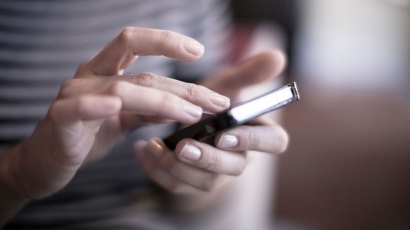 Preferensi Cara Berkomunikasi: Calling Vs Texting