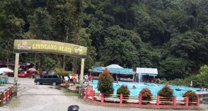 Kolam Pemandian di Padang Panjang Menggoda untuk Disinggahi