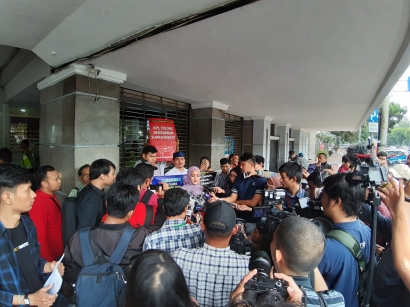 Perjuangan Dara Nasution Menyampaikan Langsung Keluhan Masyarakat terhadap Kinerja KPI