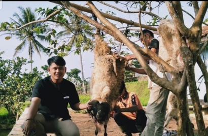 Formaca UIN Sunan Gunung Djati Bandung Berbagi Daging Kurban