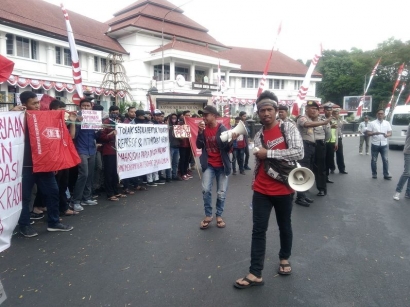 Meliput Unjuk Rasa, Rasa Gado-gado di Malang