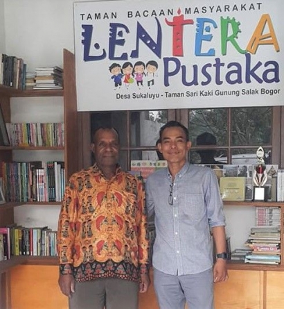 Sahabat dari Papua, Asyik Lagi Akrab