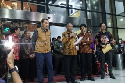 Pimpinan KPK Menyerahkan Mandat ke Jokowi, Sikap "Mbalelo"?