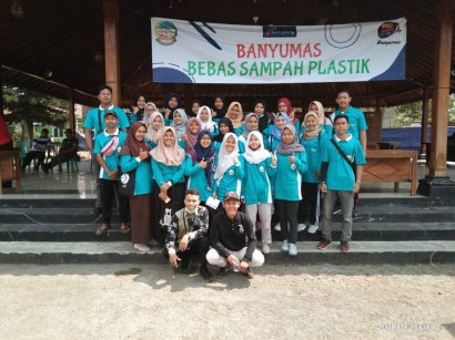 Sisi lain World Clean UP Day (WCD) di STIKes Ibnu Sina Ajibarang