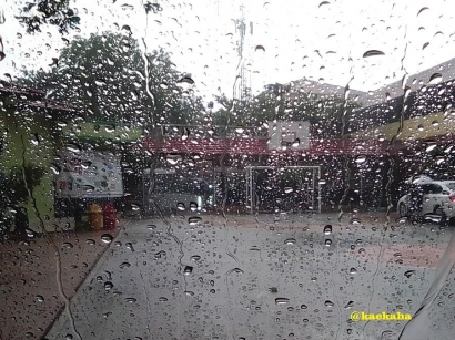 Hujan "Sabanjaran" Kembali Memicu Kabut Asap Tebal di Banjarmasin