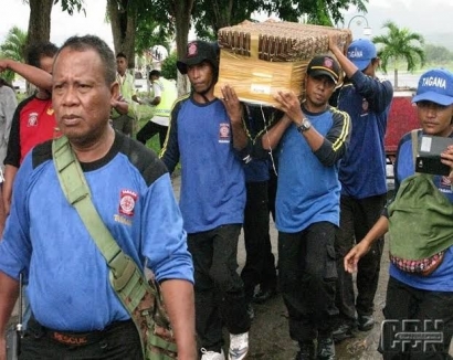 "Peti Mati" untuk Gubernur NTT dan Jokowi