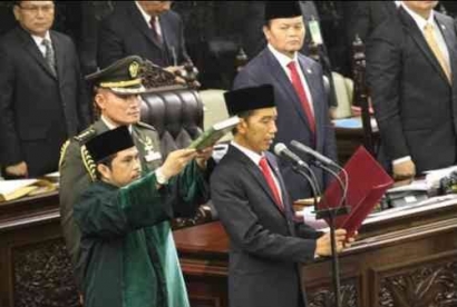 Mampukah Jokowi Kalahkan Oligarki?