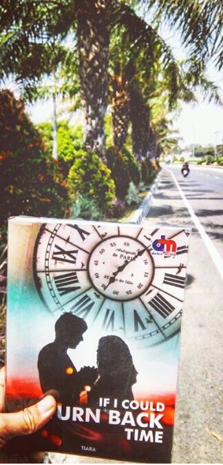 Review Novel Terbaru Tiara Wales "If I Could Turn Back Time"