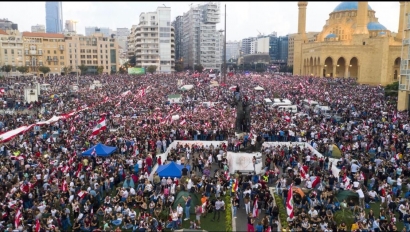 Hanya di Lebanon, Penari Perut Ikut Memeriahkan Aksi Protes Pemerintah