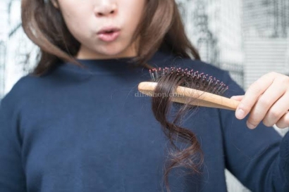 Jenis Rambut Rontok, Penyebab dan Cara Alami Mengobati