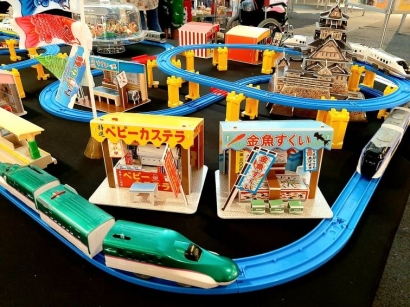 Mengasah Kreativitas Filateliku lewat Diorama Kereta dan Shinkansen Jepang