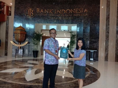 Bank Indonesia Menyerahkah Logo PTD Berizin kepada Jaringan Transfer Nusantara (JTN Kirim Uang)