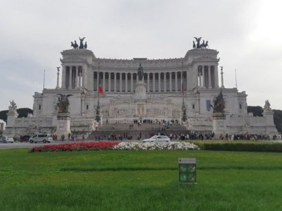 Lima Pengalaman Backpacking Hemat ke Italia