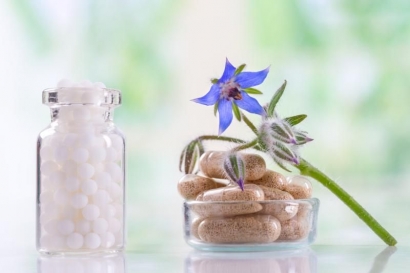 Bolehkah Minum Obat Bahan Alam dan Obat Kimia Bersamaan?