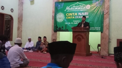 Dr. Zulfi Mubarok MA: Cinta kepada Nabi Harus Cinta kepada Syariah