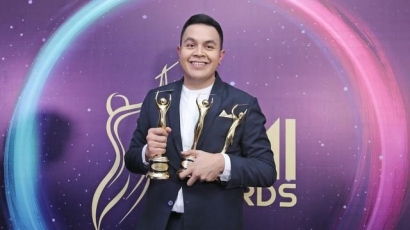 Tulus Raih Kembali Tiga Kategori di AMI Awards 2019