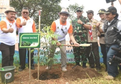 Gubernur Jawa Barat Semarakan GNPDAS di Desa Cimenyan