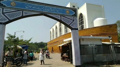 Masjid Kapal Ngaliyan Destinasi Wisata Semarang Yang Unik dan Menarik