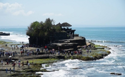 Menikmati Indahnya Tanah Lot dan Khas Budaya Bali