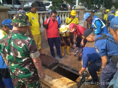 PPSU Kelurahan Tanjung Duren Selatan Ikut Giat Karya Bakti dalam HUT ke-70 Kodam Jaya