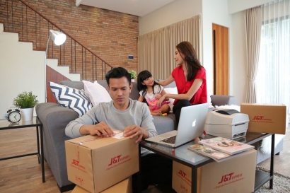 J&T Express Ambil Peran dalam Ekosistem E-Commerce