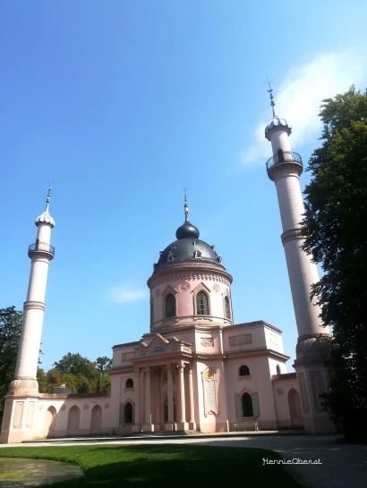 Masjid Merah, Lambang Toleransi di Taman Kastel Schwetzingen Jerman