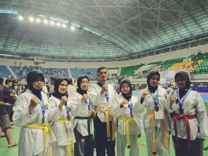 Borong Medali Walikota Yogyakarta Cup, UKM Taekwondo UMBY Duduki Juara Umum