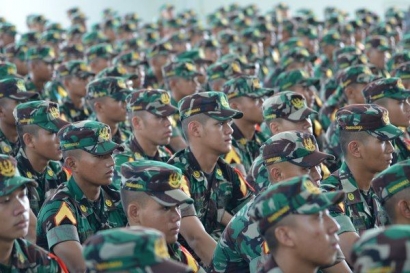 Taruna-taruni Akademi TNI Kunjungi Bhumi Marinir Cilandak