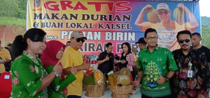 Hebohnya Makan Durian Gratis di Kiram Park