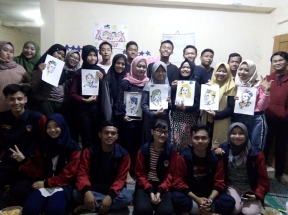 KKN UPGRIS Selenggarakan Workshop Desain Art untuk Remaja Karang Taruna Kelurahan Bringin