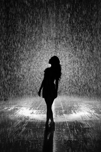 Puisi | Wanita yang Dicumbu Hujan
