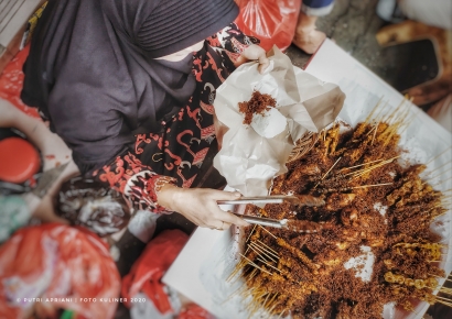 Wajib Coba, Ayam Serundeng Legendaris di Pasar Baru Ini, Enak Banget!