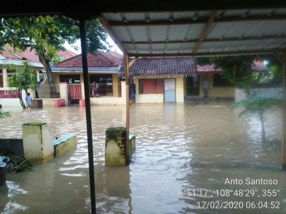 Netizen Brebes Memaknai Seringnya Banjir di Beberapa Wilayah