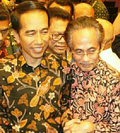 Menggugat Narasi "Rezim Jokowi"