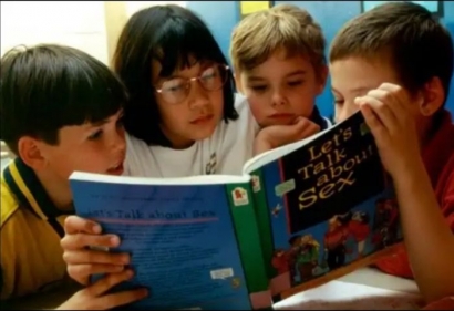 Pentingnya Literasi Seks Sejak Dini bagi Anak