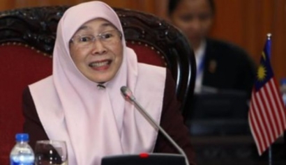 Secara Mengejutkan Mahathir Mundur, Malaysia Bakal Punya PM Wanita Pertama?